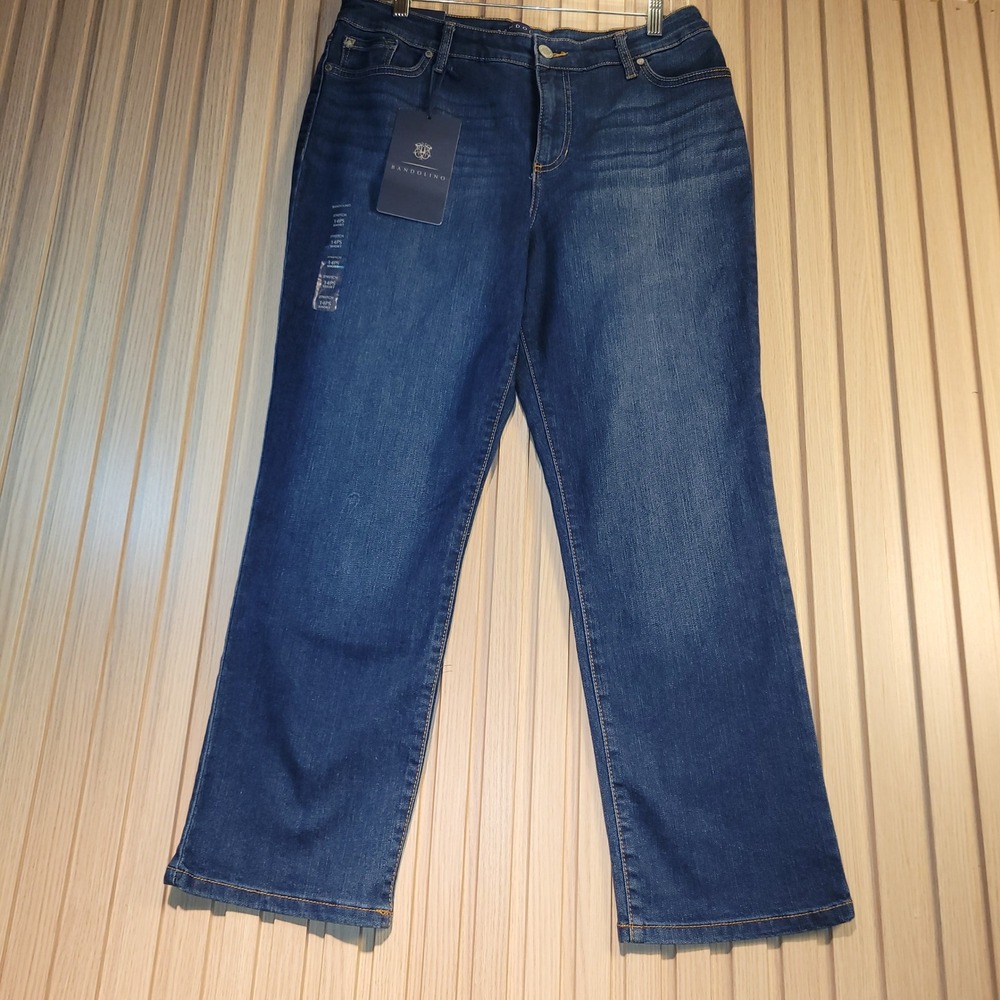 Bandolino Mandie The Essential Jean Athens Straight Leg Petite Short 14PS